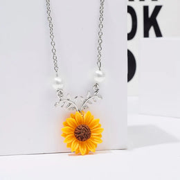 Cute Sunflower Necklace - Cheerful Floral Pendant Jewelry