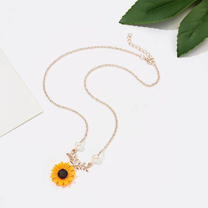 Cute Sunflower Necklace - Cheerful Floral Pendant Jewelry
