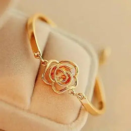High-End Camellia Rhinestone Bracelet - Geometric Gold Fashion Bangle