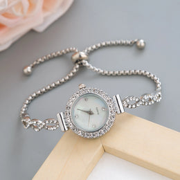 Women's Feather Bracelet Watch - Elegant Fashion Timepiece