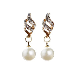 Classic Pearl Jewelry Set - Elegant Necklace and Earrings Collection