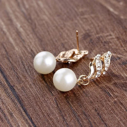 Classic Pearl Jewelry Set - Elegant Necklace and Earrings Collection