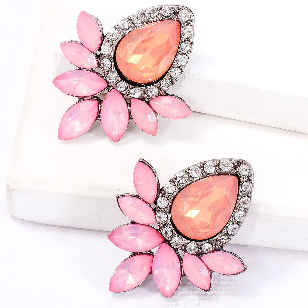Black Resin Gem Stud Earrings - Sweet Fashion Statement