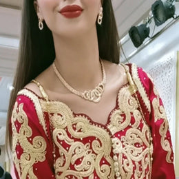 Luxury 4-Piece Classic Jewelry Set - Necklace, Earrings, Ring & Bracelet