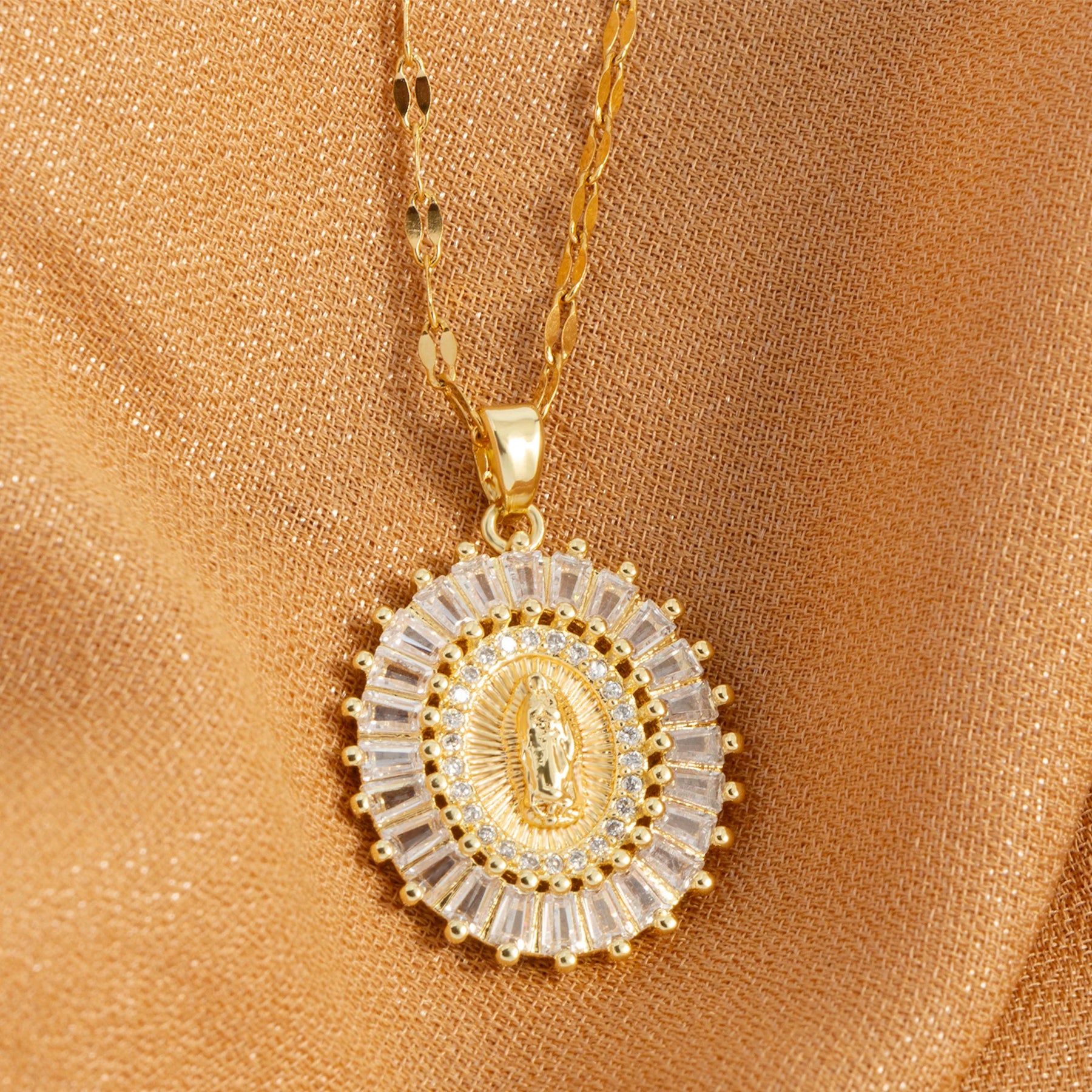 Round Shape Cubic Zirconia Pendant Necklace - Classic Solitaire Jewelry