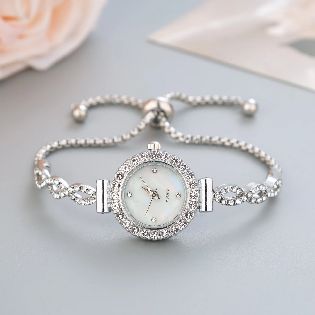 Women's Feather Bracelet Watch - Elegant Fashion Timepiece